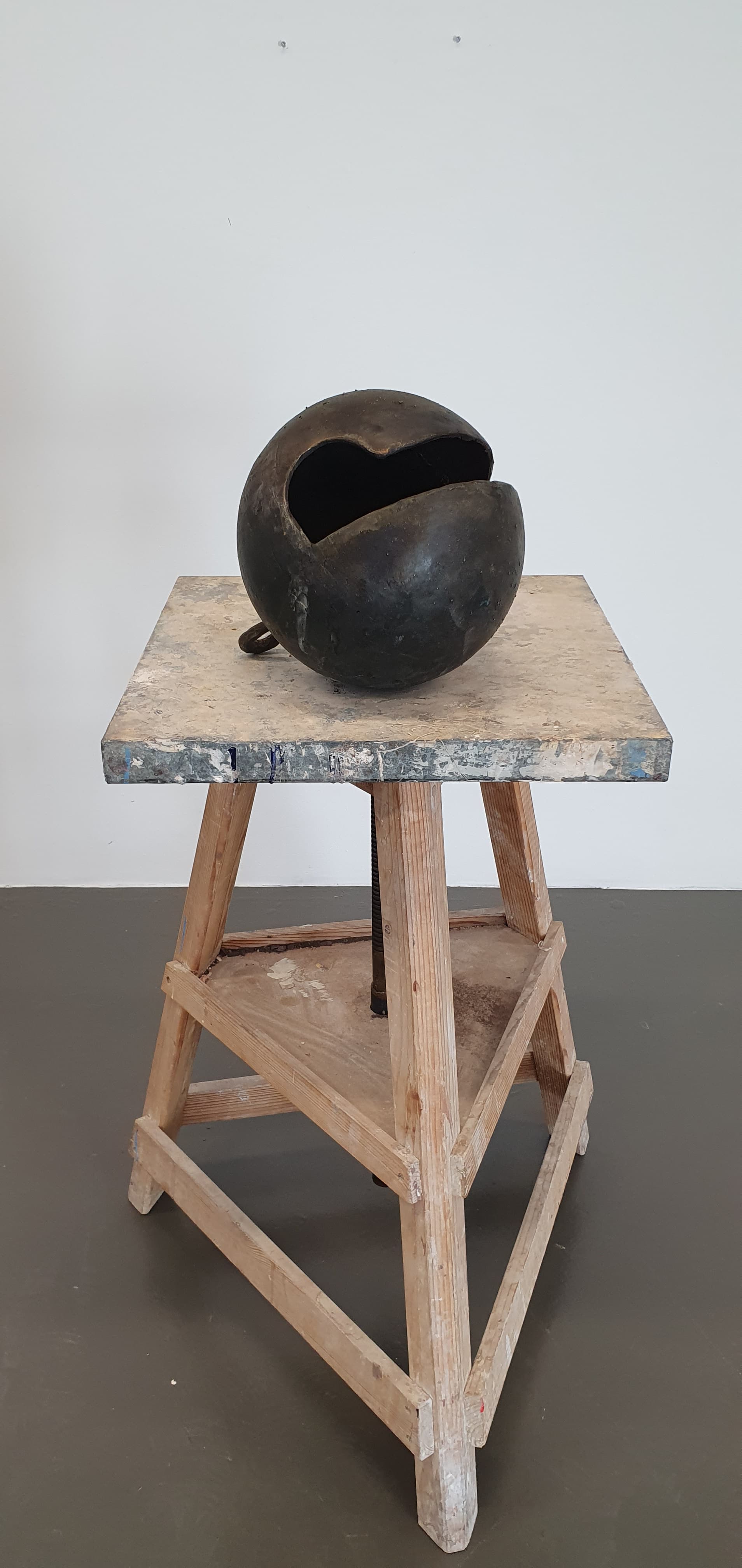 Bell, image 2